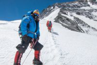 Член попечительского совета Иркутского отделения РГО Владислав Лачкарёв покорил Эверест.