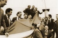 Исторический кадр - депутаты Госсовета с флагом Татарстана