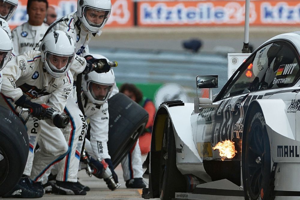 Механики команды BMW Team RMG.