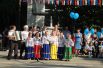 Вокальный коллектив школы №11 исполняет народную казачью песню.