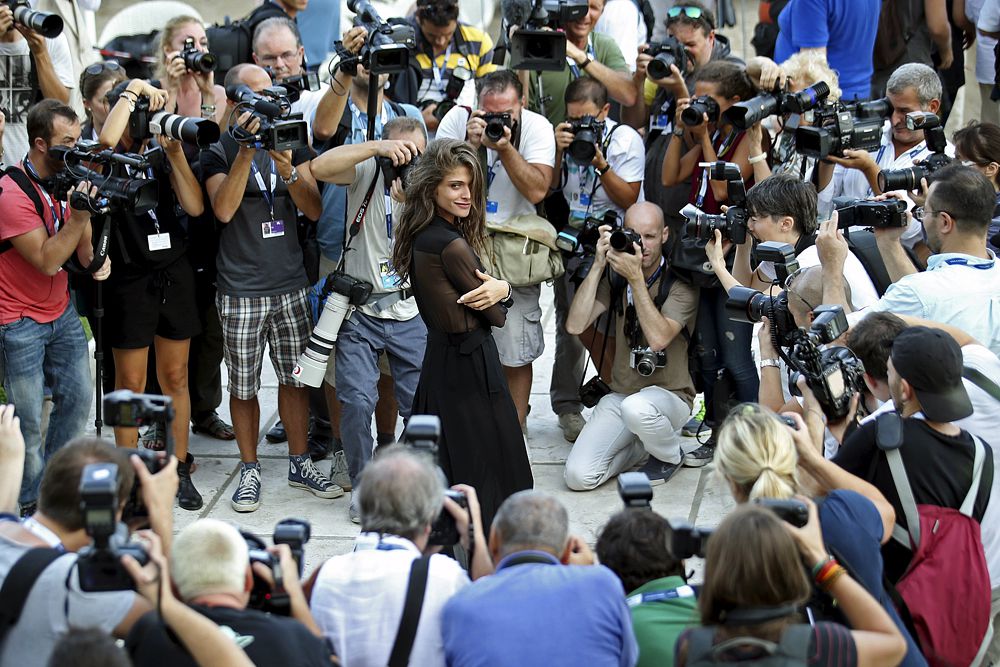 Актриса Элиза Сенами перед началом Венецианского кинофестиваля.