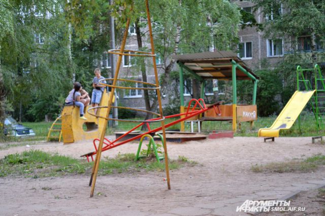 Не своя песочница. За детские площадки в Смоленске никто не отвечает? |  ОБЩЕСТВО | АиФ Смоленск