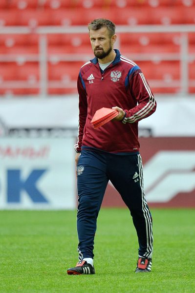 Тренер сборной России по футболу Сергей Семак.