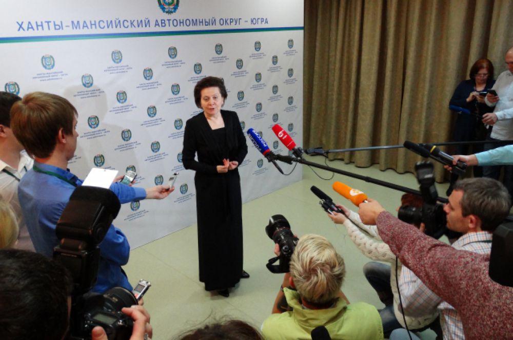 Наталья Комарова дает первое после избрания интервью окружным СМИ.