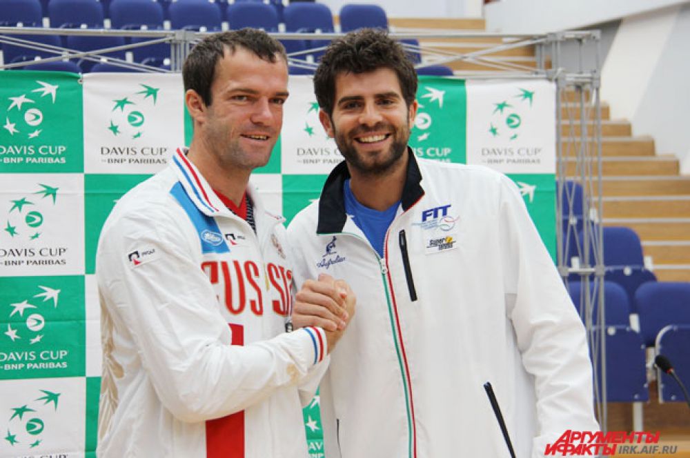 Участники первой игры: Теймураз Габашвили и Симоне Болелли. 