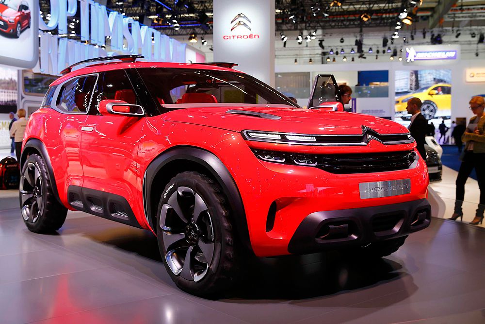 Citroen Aircross имеет четырехцилиндровый 1,6 литровый двигатель, способный выдавать 218 л.с., в помощь ему добавлена электрическая установка мощностью 95 л.с. Расход топлива, который заявляют производители – 1,7 литра на 100 км.