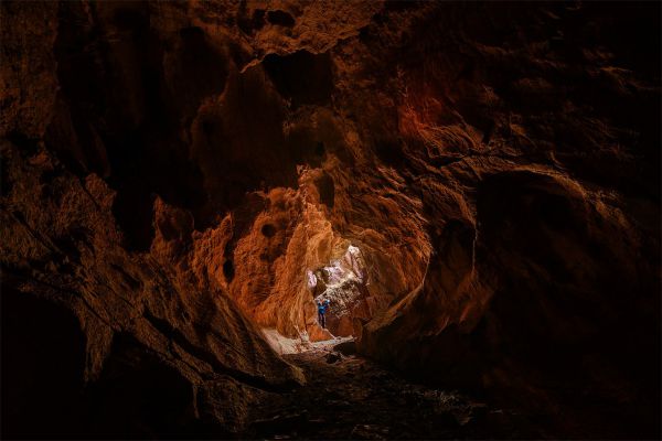 Пещера Ящур - одна из сотни пещер в окрестностях Тигирека.