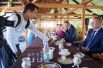  Журналист якутского телевидения тщательно изучал впечатления жюри, отведавших национальные блюда народа