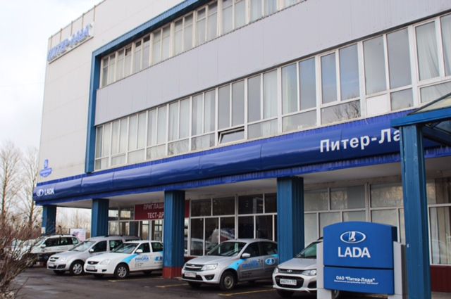 Каждый четвёртый автомобиль Lada в Петербурге продаётся в дилерском центре «Питер-Лада».