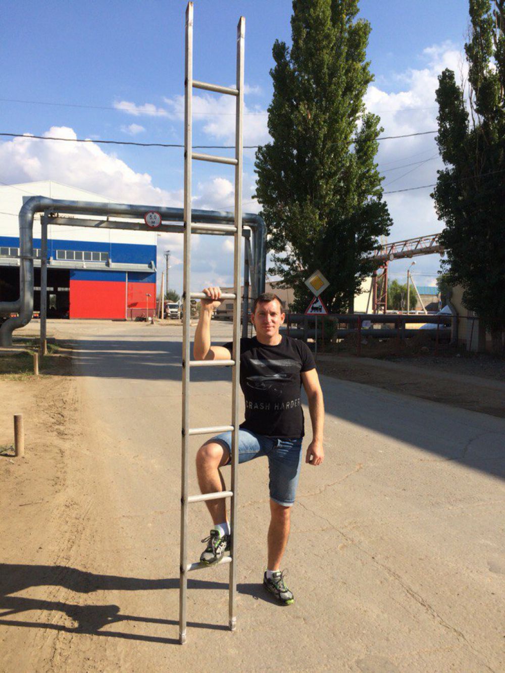 В результате упорной борьбы оказалось, что три команды показали равные результаты. Каждый участник соревнований - победитель: каждый продемонстрировал профессионализм, ответсенность и чувство локтя.