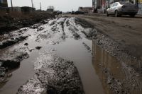Жители Омска жалуются президенту на плохие дороги.