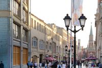Никольская когда-то именовалась и Сретенской, и улицей 25 Октября... К счастью, сейчас ей вернули самое лучшее название, придуманное в середине XVI века.