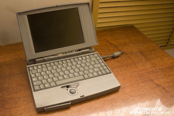 Ноутбук. Использовался для работы операторов почтовой связи в средине 90-х годов.