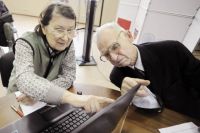Узнать о размерах социальных выплат многие пенсионеры теперь могут сами: они прошли курсы обучения компьютерной грамотности, организованные в крае.