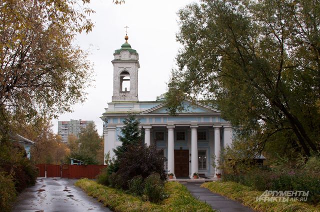 Храм на Лазаревском кладбище. Район Марьина Роща.