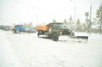 260 ед. спецтехники очищали город от снега.