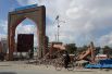 Кадры с разрушенными зданиями в городе Газни, Афганистан, заполнили социальные сети.