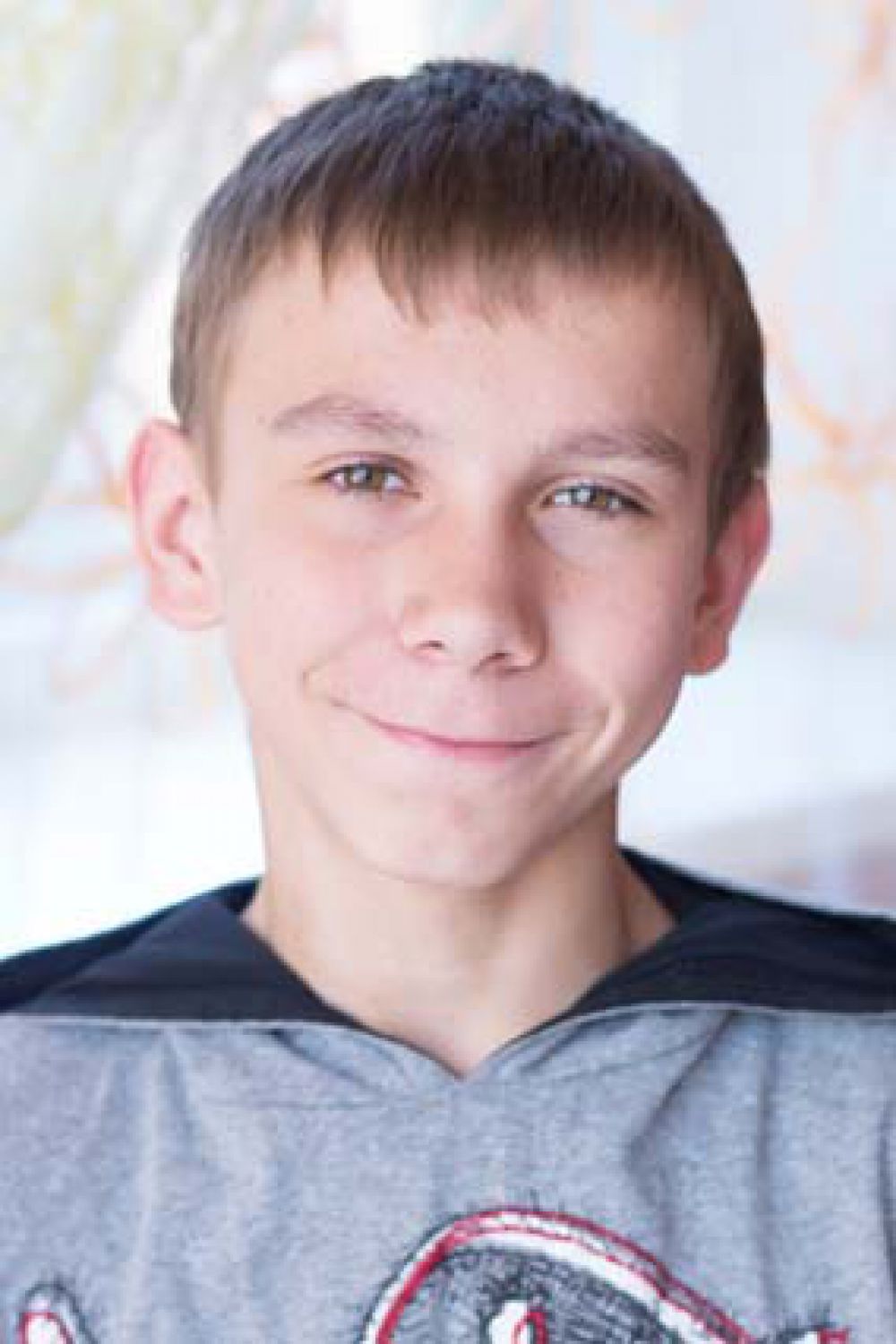 Георгий, 15 лет. Ответственный, общительный, эмоционален, впечатлителен, в творческой работе способен увлечь и организовать других, увлекается танцами.