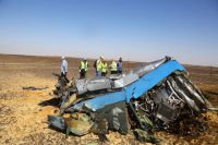 Обломки самолета, разбившегося на Синайском полуострове.