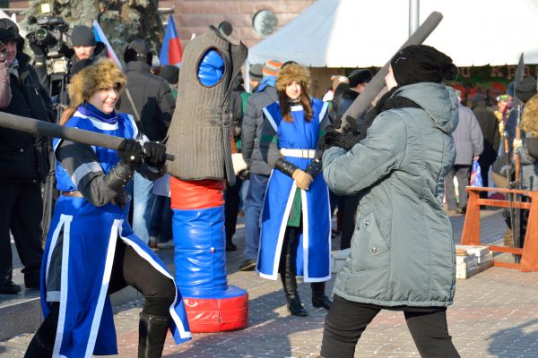 Тренировка на мягких мечах.