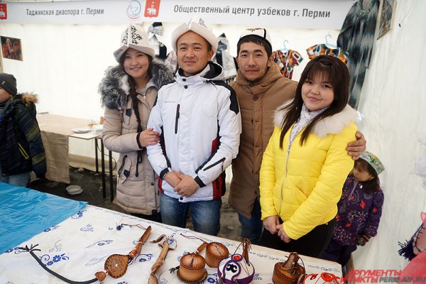 Кроме того, на площади у театра состоялся фестиваль национальных культур Пермского края. 