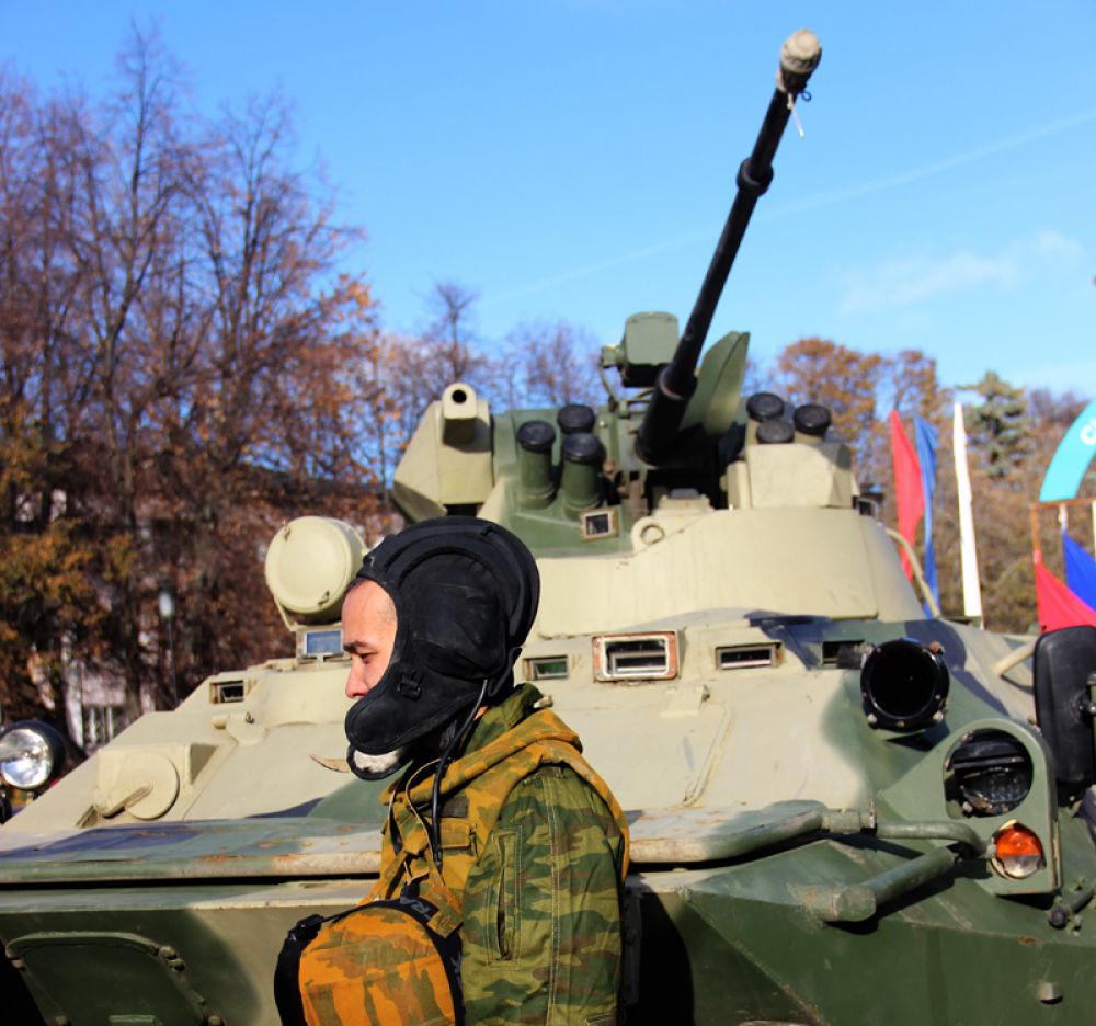 Близ площади Ленина была сосредоточена бронетехника