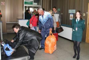 Таможня в аэропорту.