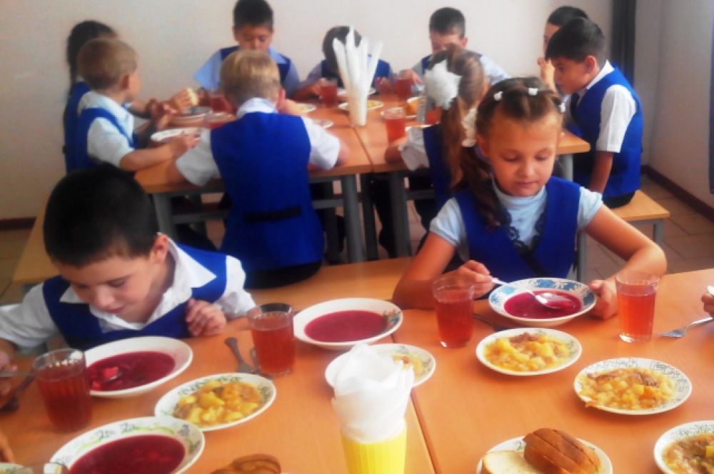 Обед из трёх блюд в школах Волгодонска стоит около 45 рублей.