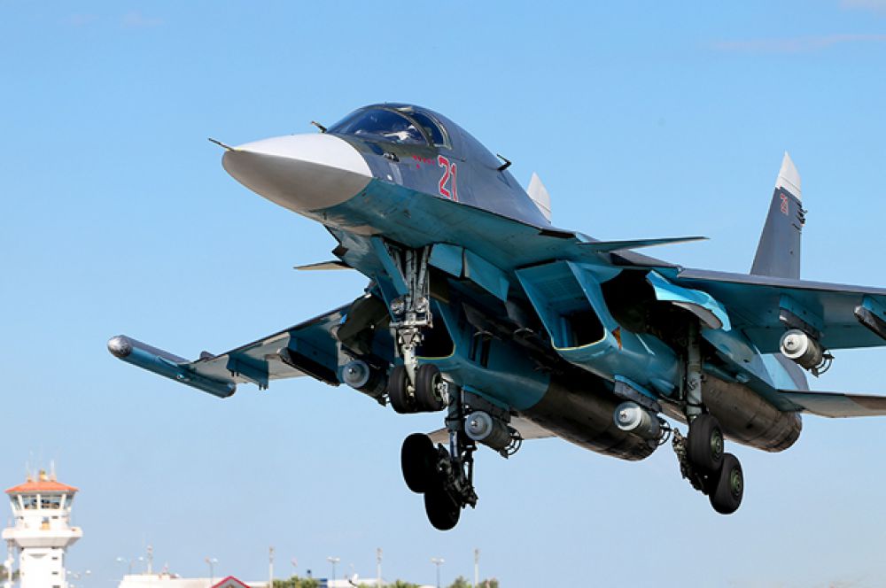 Истребитель-бомбардировщик Су-34