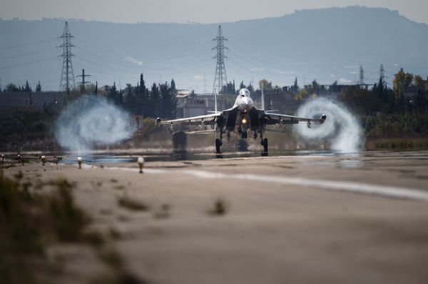 Авиационная группа российских ВКС в Сирии имеет смешанный состав самолетов. 