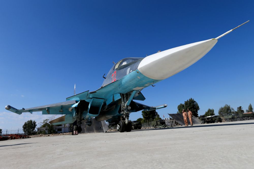Истребитель-бомбардировщик Су-34