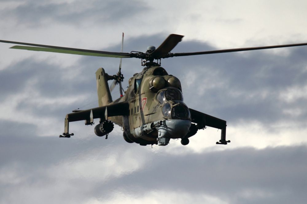 Также в Сирии сейчас находятся вертолеты Ми-17 и Ми-24