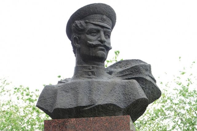 Памятник Константину Недорубову в Волгограде.