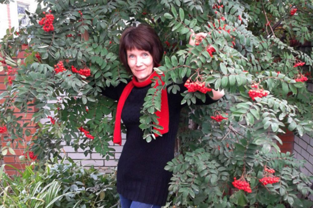 Елена Смагина. Дорогая мама, любимая бабушка, хранительница семейной истории, затейница, шутница, красавица! Поздравляем с днём матери и желаем крепкого здоровья!