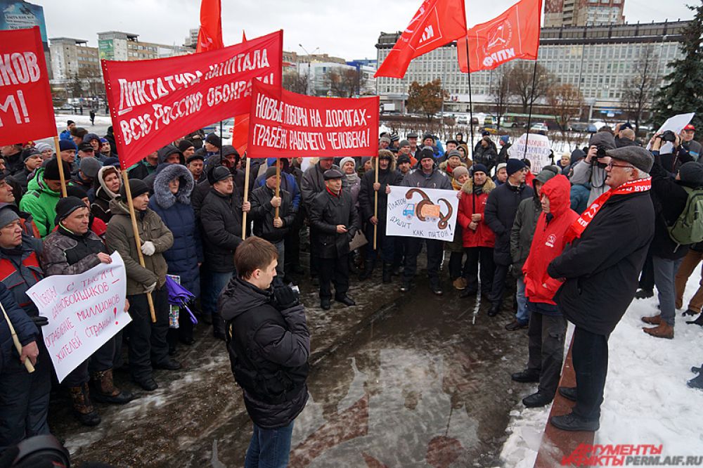 На импровизированной сцене мог выступить любой желающий.