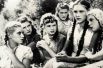 Дебют Нонны Мордюковой в кино состоялся в фильме «Молодая гвардия» (1948)