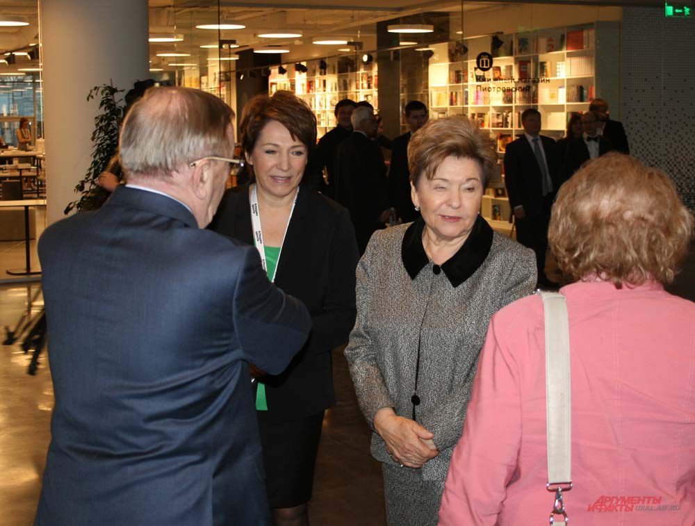 . Всех гостей встречали вдова первого президента Наина Ельцина и его дочь Татьяна Юмашева.