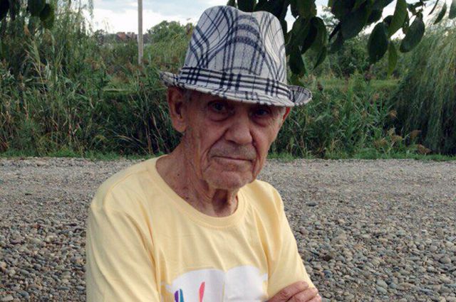 88-летний Валентин Петрович Загорнян жил один, заботился о себе сам и даже ездил по городу на велосипеде.