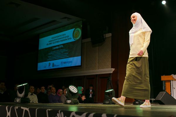 Повседневная одежда. В моде и спортивный стиль для мусульманок, ведущих активный образ жизни.
