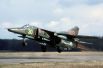 Штурмовик МиГ-27. В настоящее время — основной истребитель-бомбардировщик ВВС Индии. В связи с тяжёлой экономической обстановкой с 1993 года в России, Белоруссии и Украине практически все МиГ-27 и его модификации были выведены из эксплуатации, переданы на базы хранения и практически все утилизированы.
