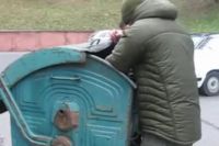 мусорная люстрация