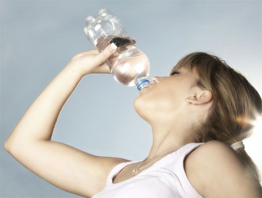 Почему возникает жажда и почему хочется пить больше обычного