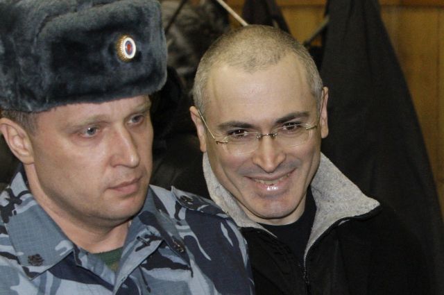 Михаил Ходорковский (справа).