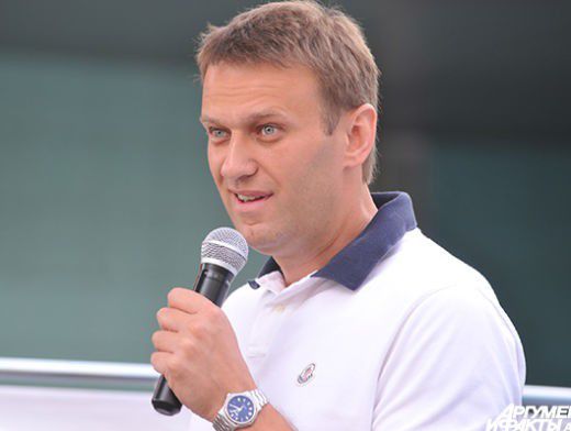 Навальный призвал людей выходить на улицы