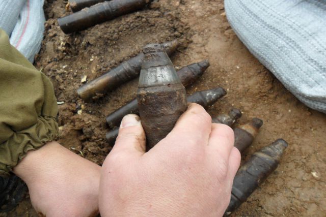 В Ростовской области откопали  47 боеприпасов времен войны.