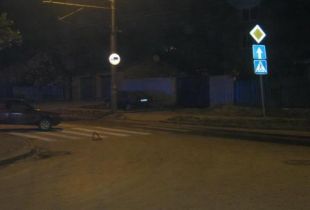 Двухлетняя девочка пострадала при столкновении двух автомобилей в Ростове-на-Дону. 