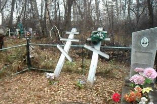 В Ростовской области задержали подозреваемого в краже столов на кладбище.