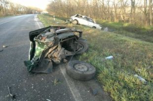 В результате ДТП водитель шестой модели «Жигулей» скончался на месте. 