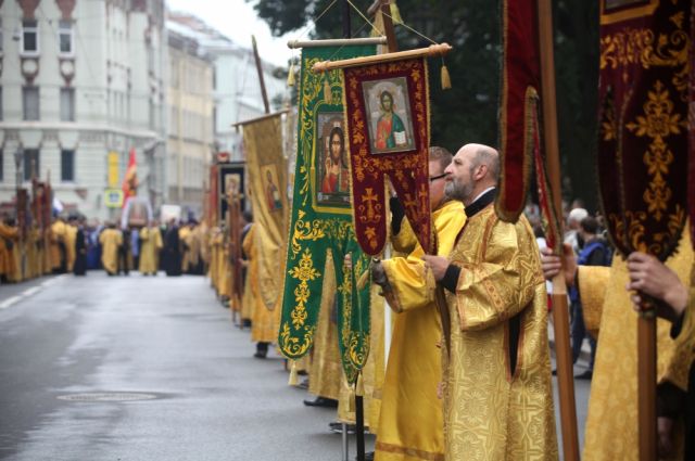 Александр Невский крестный ход