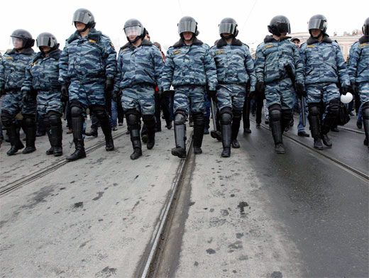 Полиция без цензуры. Внутренние войска Киев Майдан фото.